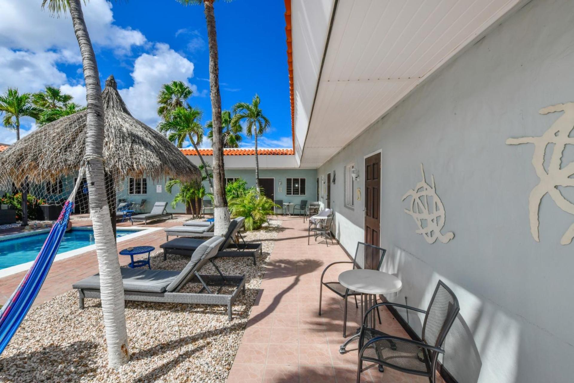 Arubiana Inn Hotel Noord Exterior photo